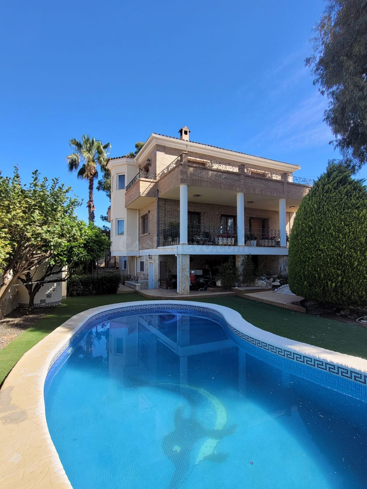 Villa de lujo en Ciudad Quesada con impresionantes vistas despejadas