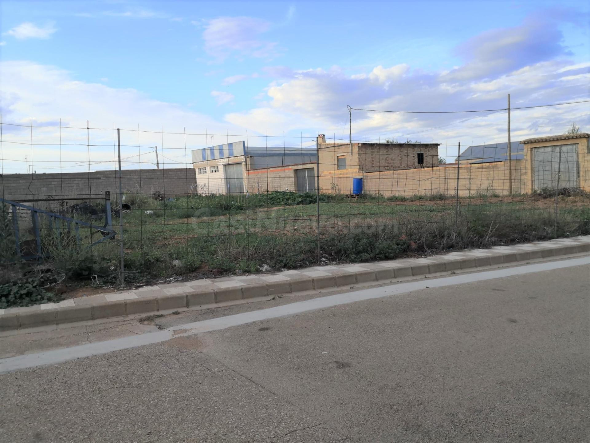 Terreno urbano en venta en El Herrumblar, Cuenca - foto 2