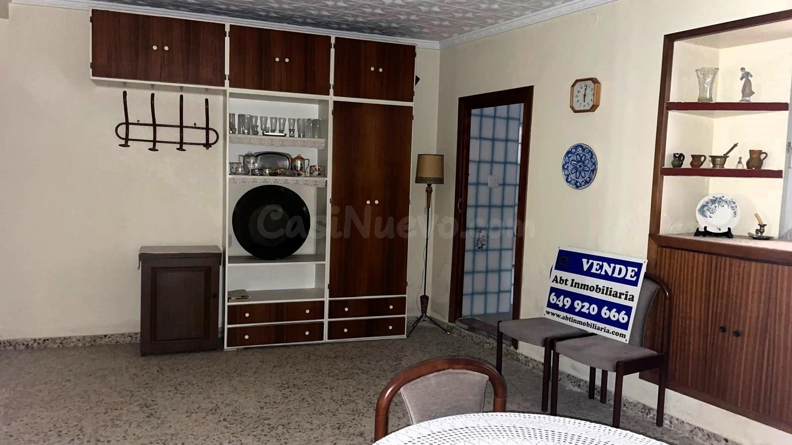 Casa en venta en Casas Ibáñez, Albacete - foto 2