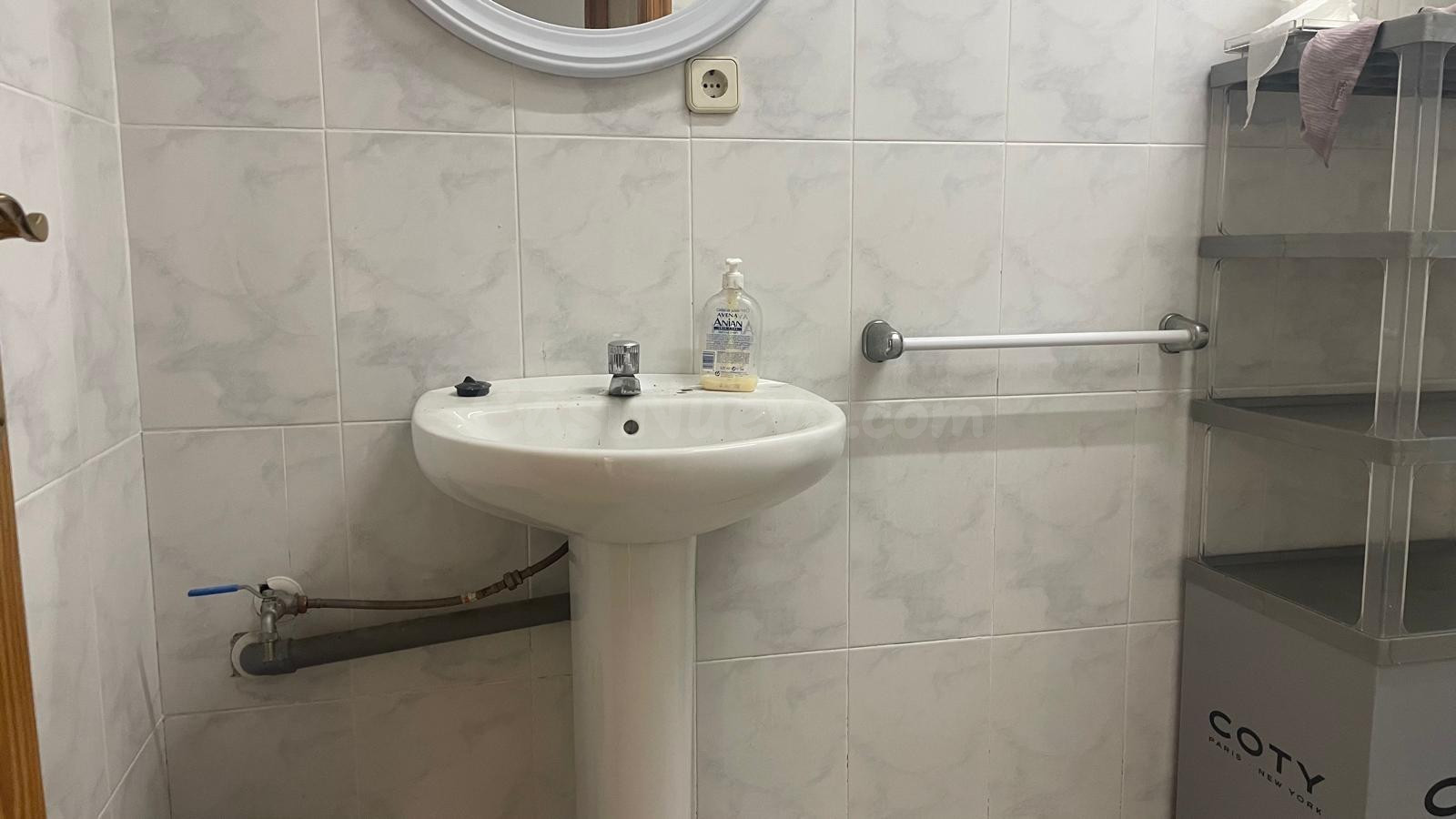 Alquiler de local comercial muy céntrico en Casas Ibáñez - foto 2