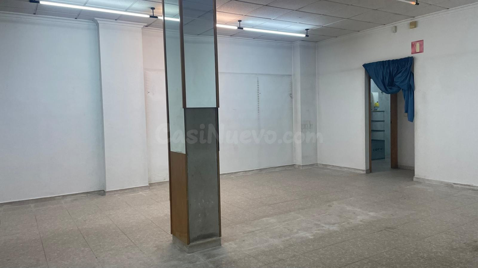 Alquiler de local comercial muy céntrico en Casas Ibáñez - foto 5