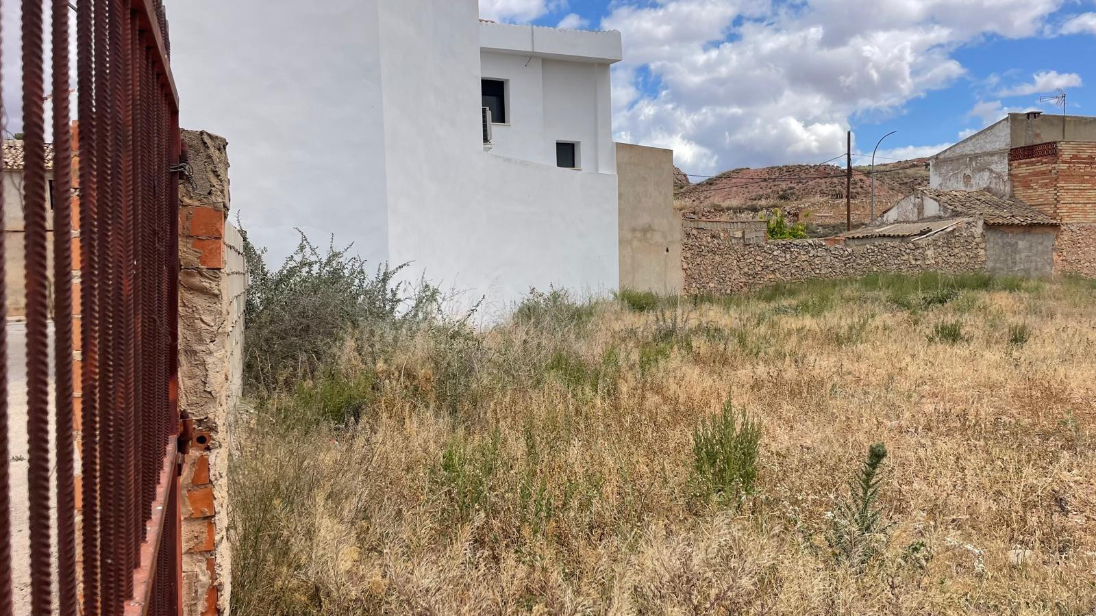 Terreno urbano en venta en Fuentealbilla, Albacete - foto 3