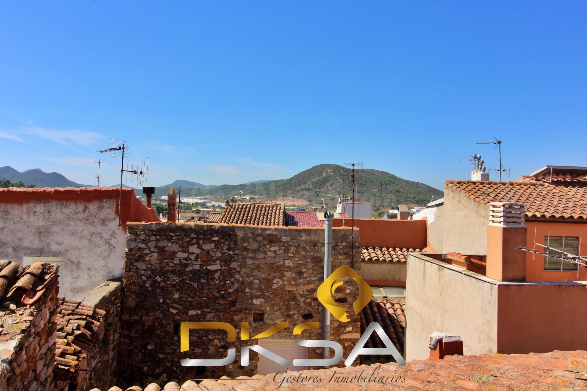 Casa ecónomica para reformar de estilo rústico en Cabanes - foto 2