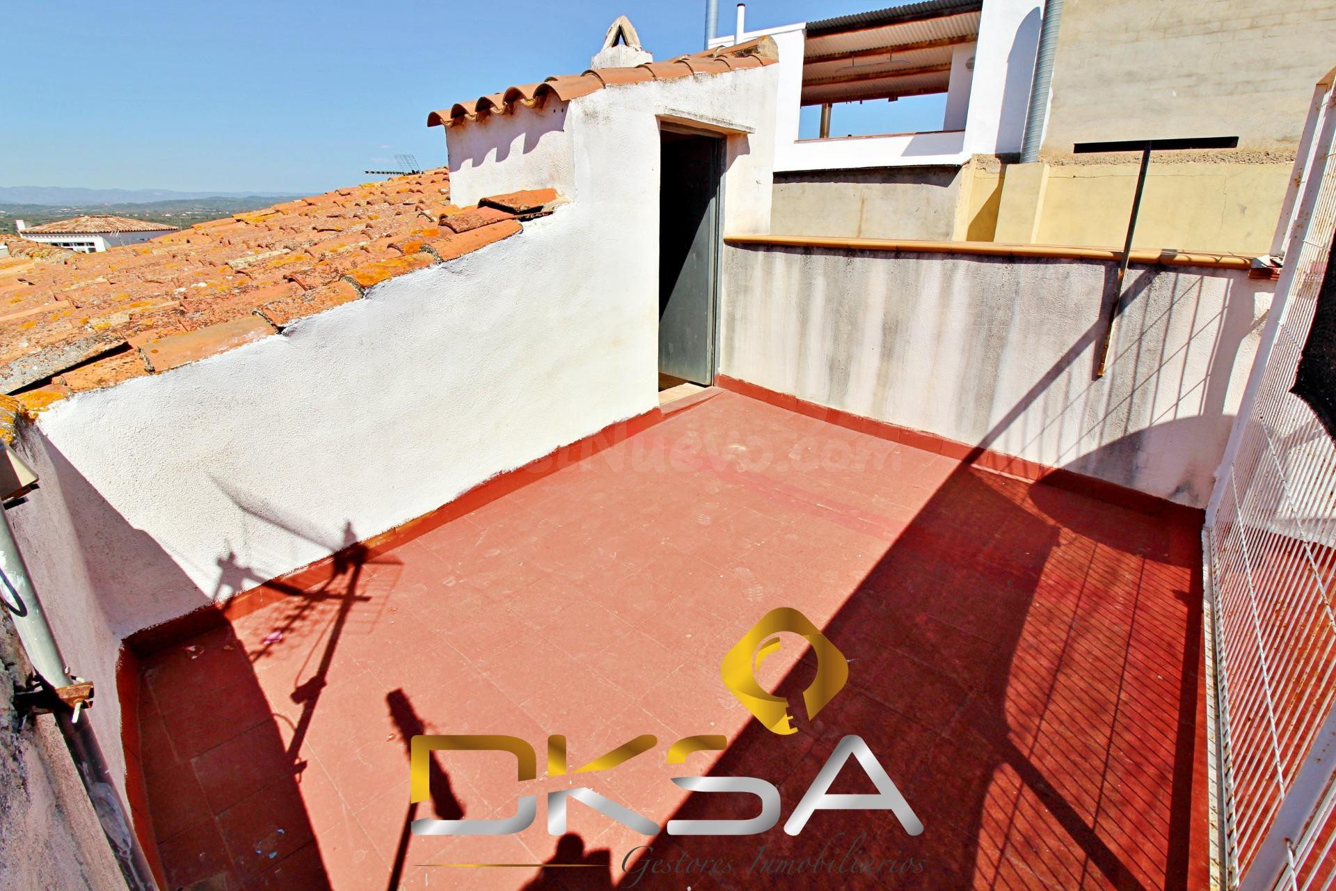 Casa ecónomica para reformar de estilo rústico en Cabanes - foto 4