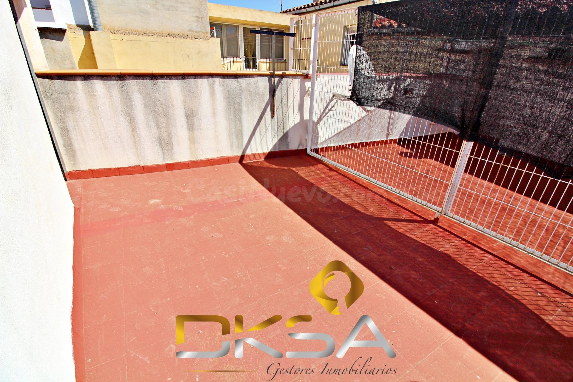 Casa ecónomica para reformar de estilo rústico en Cabanes - foto 5