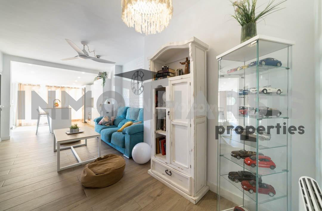 SE VENDE PISO EN TOYO CON AMPLIA TERRAZA TOTALMENTE REFORMAD - foto 4