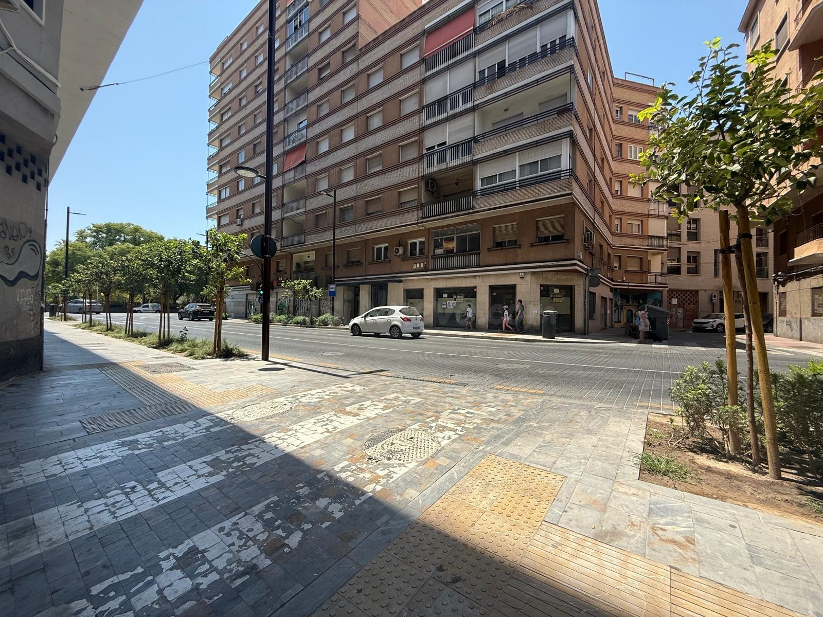 ¡¡ BAJO COMERCIAL EN EL CENTRO DE MURCIA CON POSIBLILIDAD DE CAMBIO DE USO !!