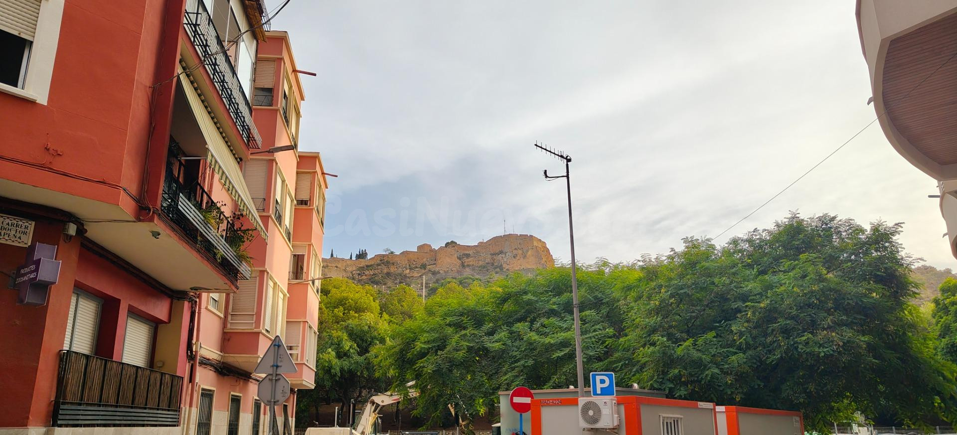 Vive junto a las faldas del castillo Sta Bárbara - foto 3