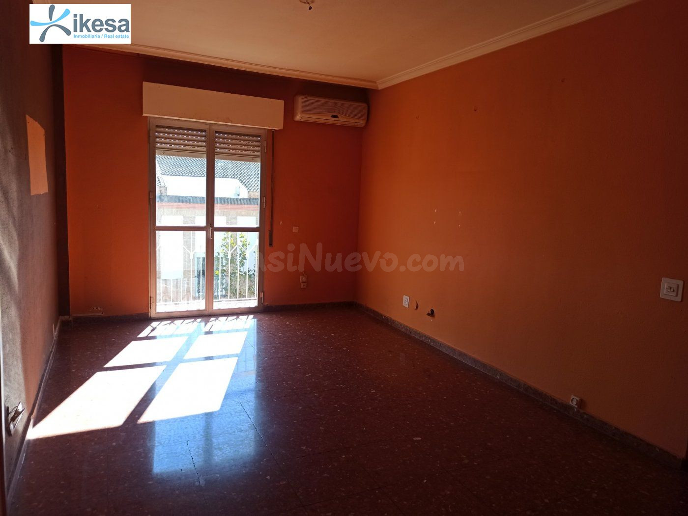 Amplio piso de 4 habitaciones en La Carolina - foto 4