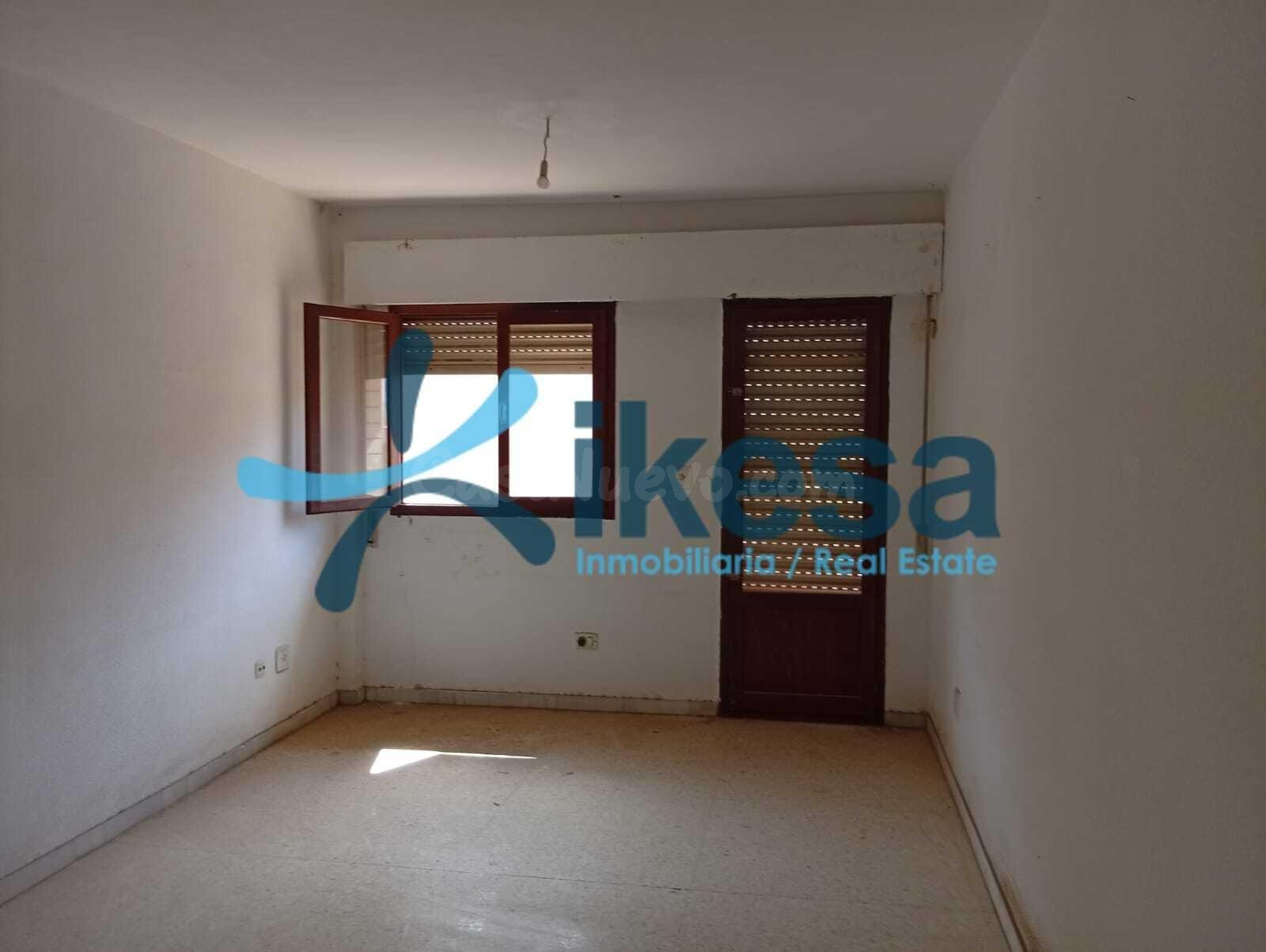 VENTA DE PISO EN BENAHADUX (ALMERÍA) - foto 4