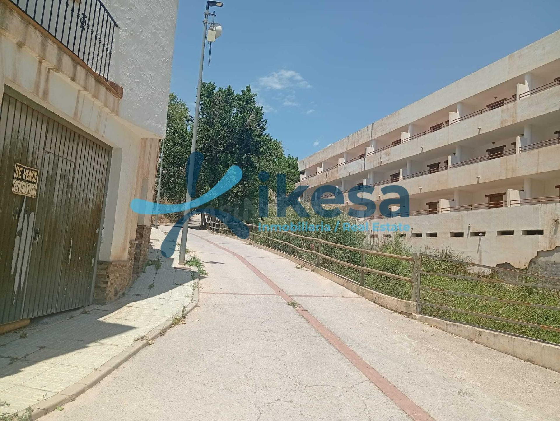 VENTA DE WIP DE 38 APARTAMENTOS + 38 GARAJES + 3 LOCALES EN  - foto 3