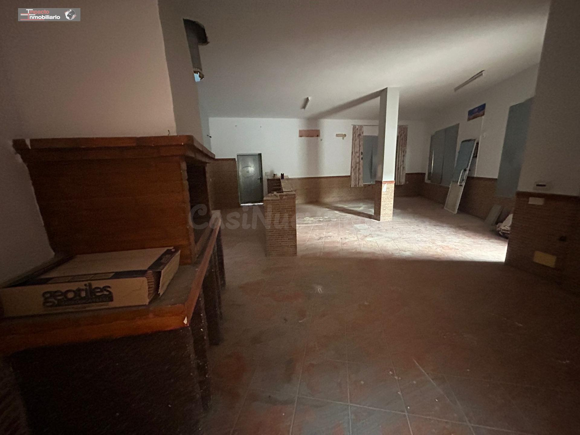 LOCAL COMERCIAL, ADAPTADO COMO BAR, HACE ESQUINA, CUEVAS DE  - foto 5
