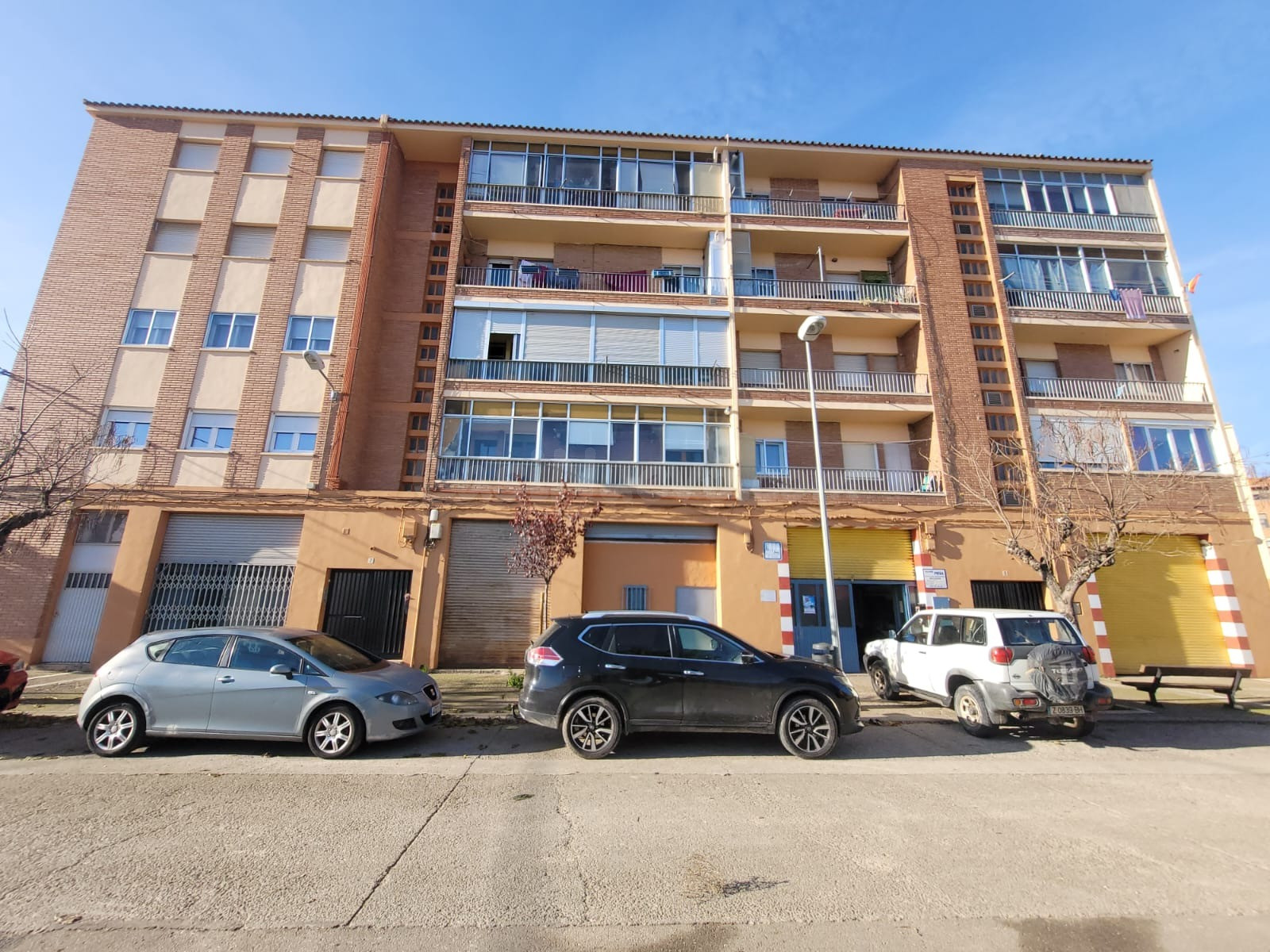 Amplio Piso Exterior en Tarazona con Terraza y Buena Ubicaci