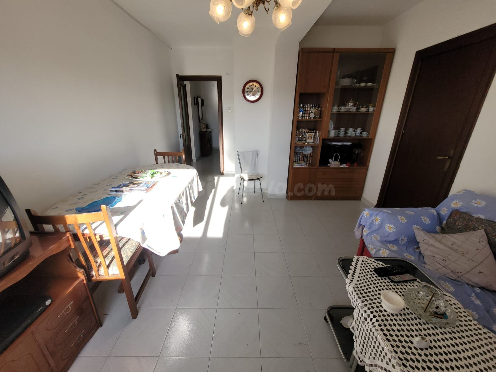 Amplio Piso Exterior en Tarazona con Terraza y Buena Ubicaci - foto 4