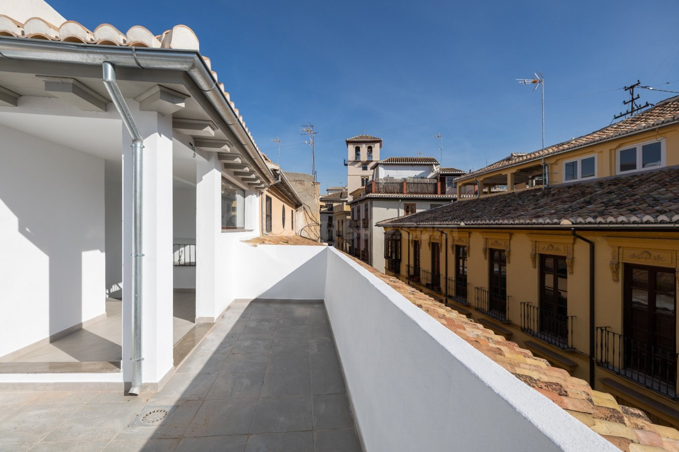 VENTA DE EDIFICIO SINGULAR EN RENTABILIDAD, ESQUINA SAN MATIAS-NAVAS