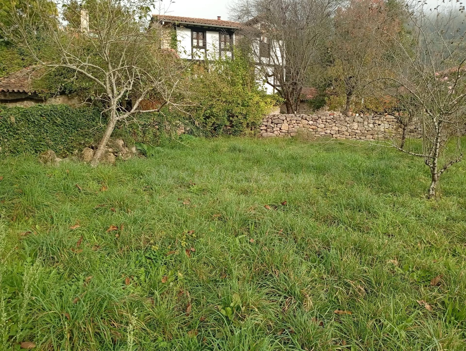 TERRENO URBANO DE 2.200 M2 CON EDIFICACIÓN EN RUINA EN ARENA - foto 4