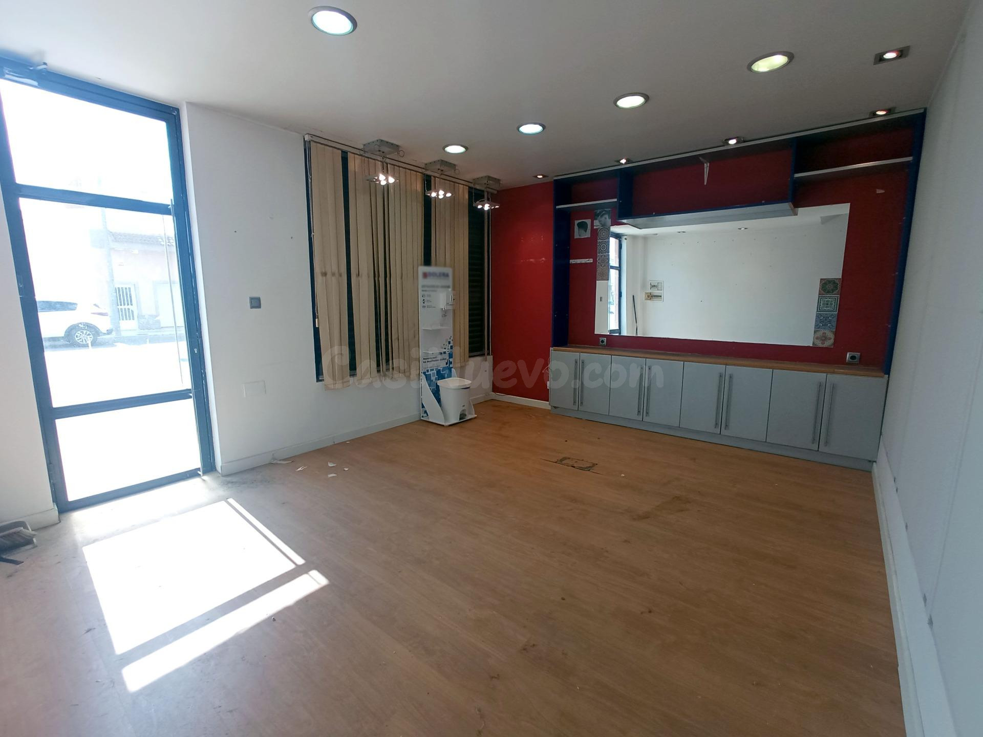 Local comercial en Roldán - foto 4