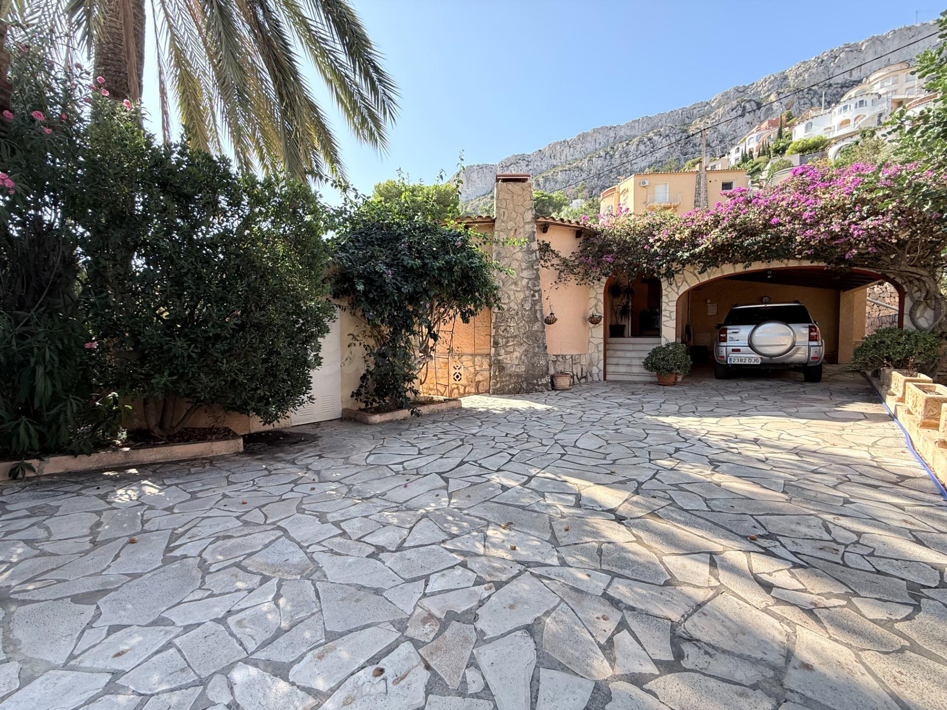 Chalet independiente en Urbanización Maryvilla, Calpe – Vistas espectaculares al Peñón de Ifach