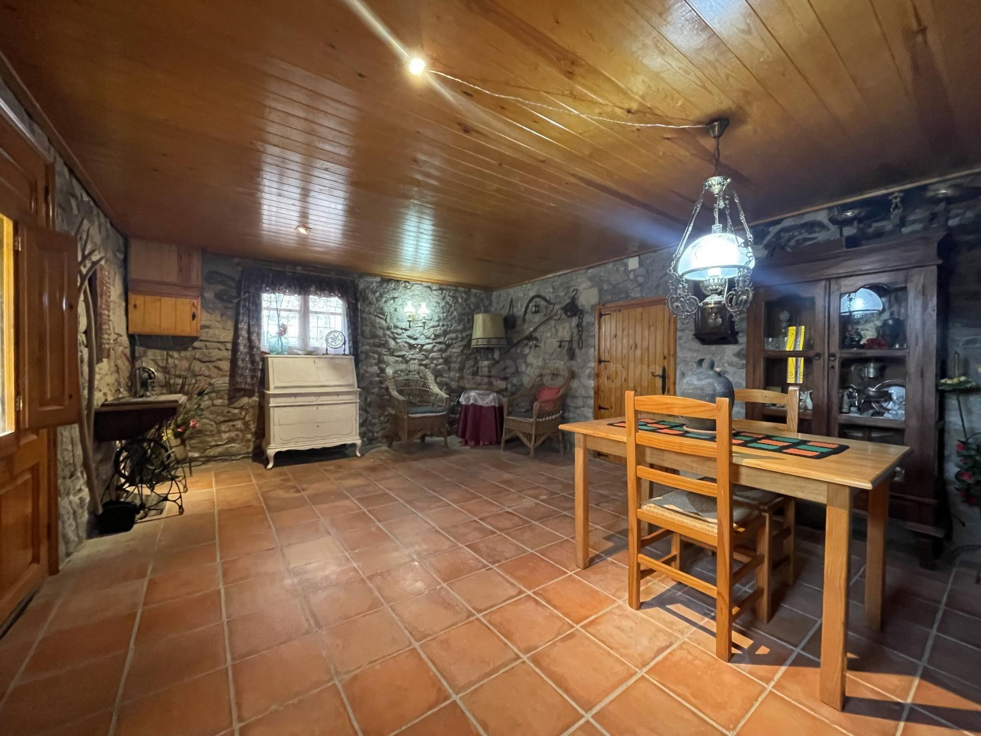 MASIA DE 4 habitaciones EN FONOLLOSA