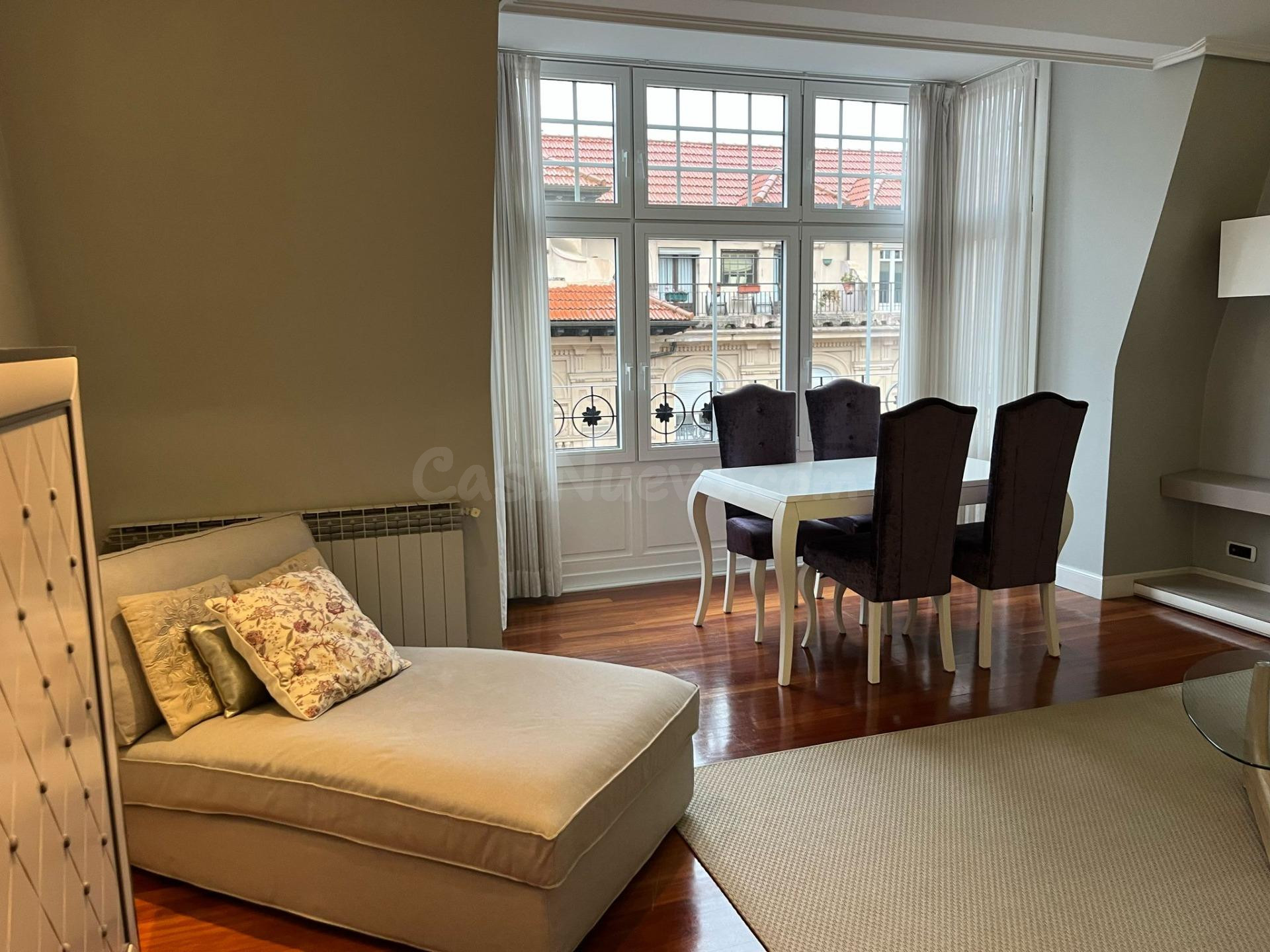 HominUp Alquila preciosa vivienda en Pleno Centro de Bilbao