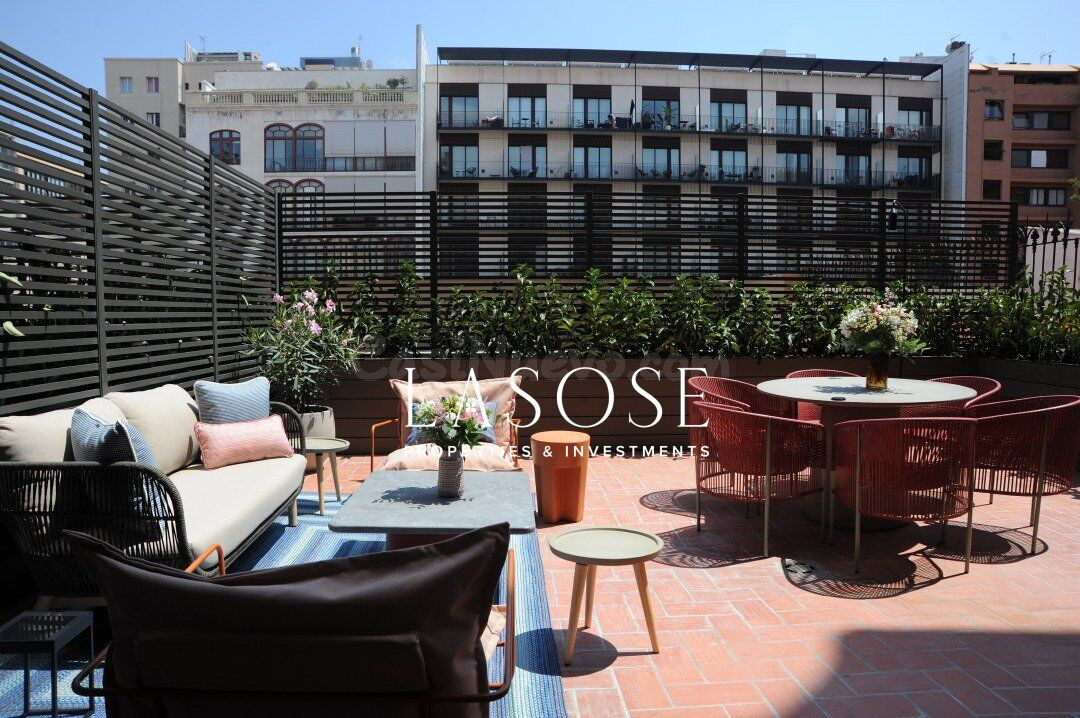 Lujoso piso de dos dormitorios con terraza en alquiler en la Dreta de l'Eixample