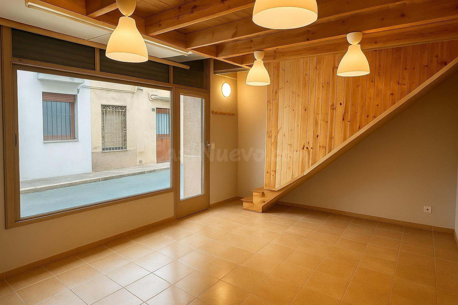 Oportunidad Única en el Corazón de Sabadell: Casa Esquinera en Nuda Propiedad.