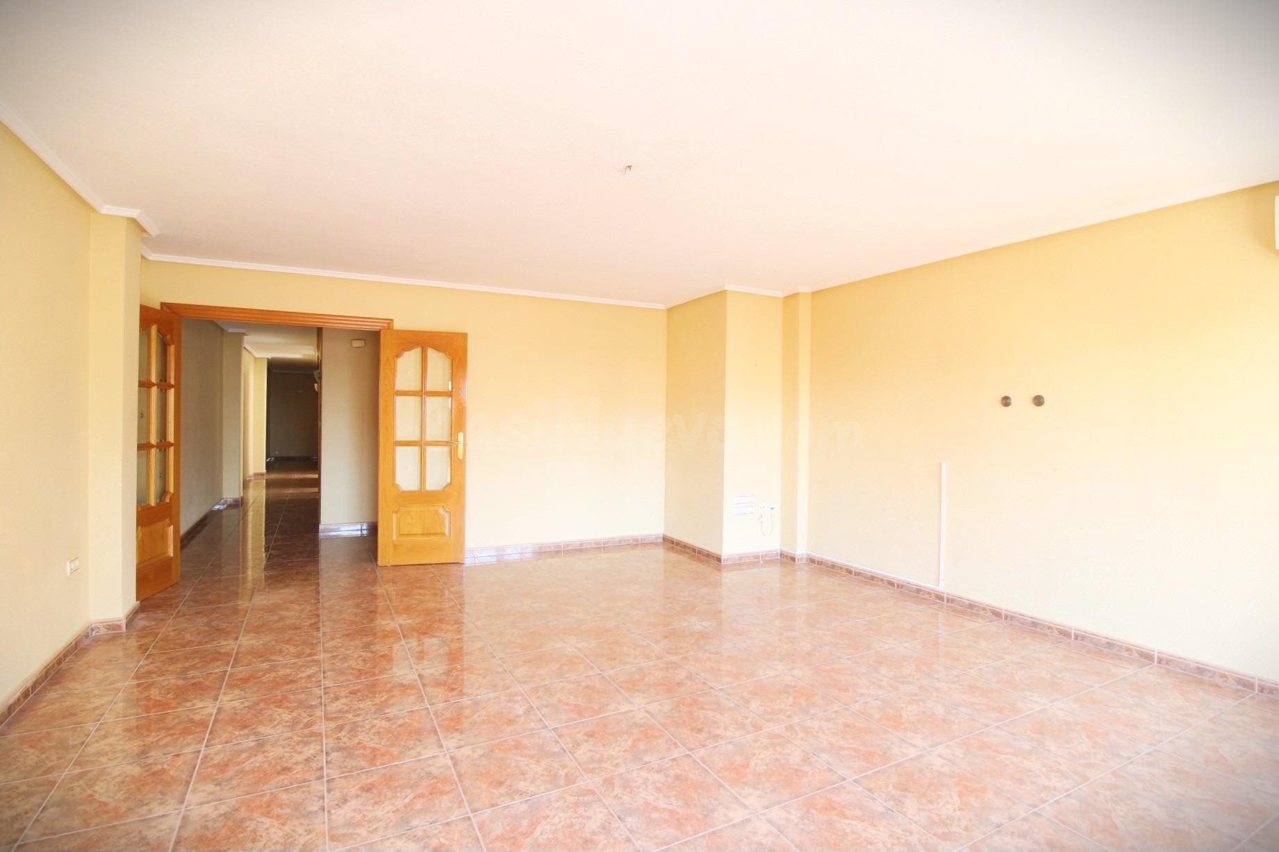 Apartamento de 3 dormitorios, 138 m2 en Ramón Gallud