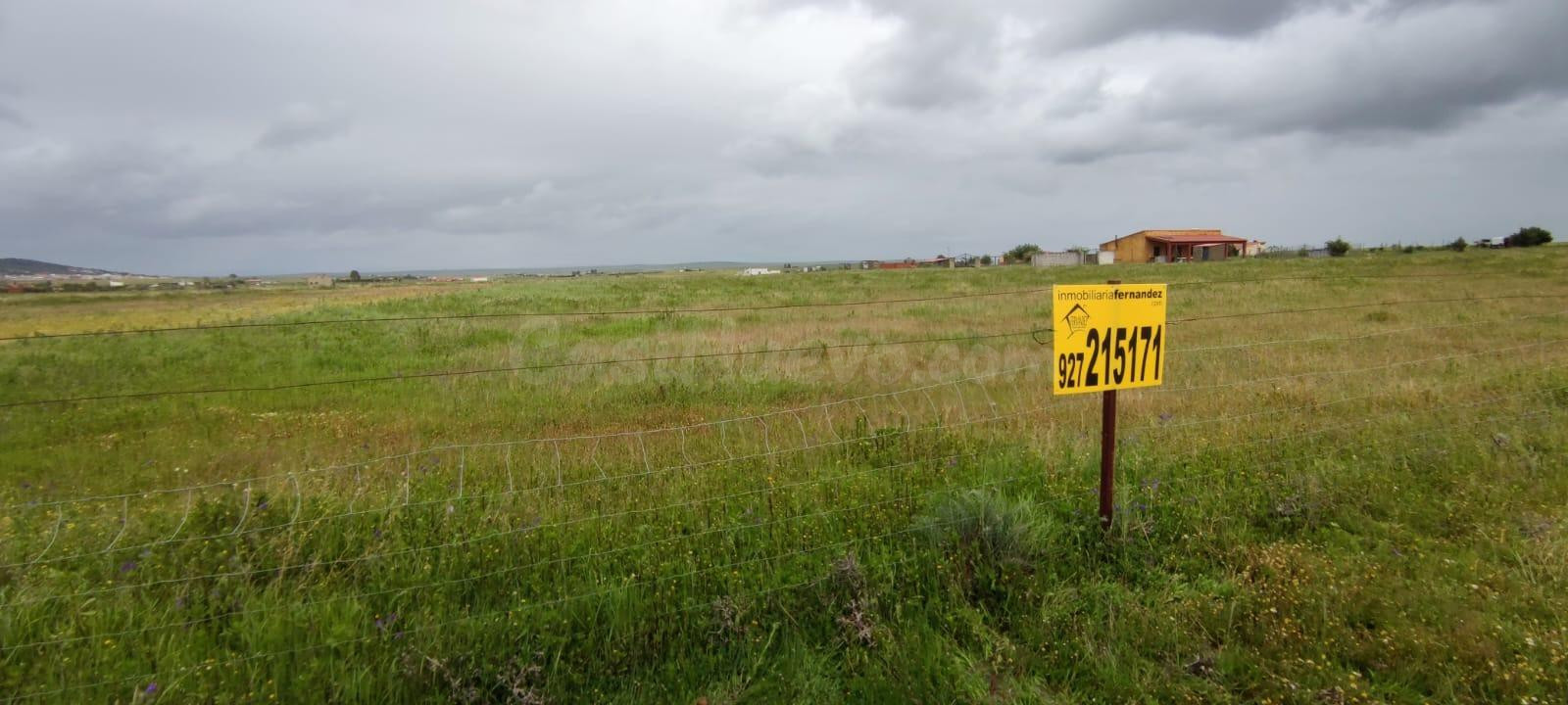 Terreno rural de 23000m2 en Sierra de Fuentes