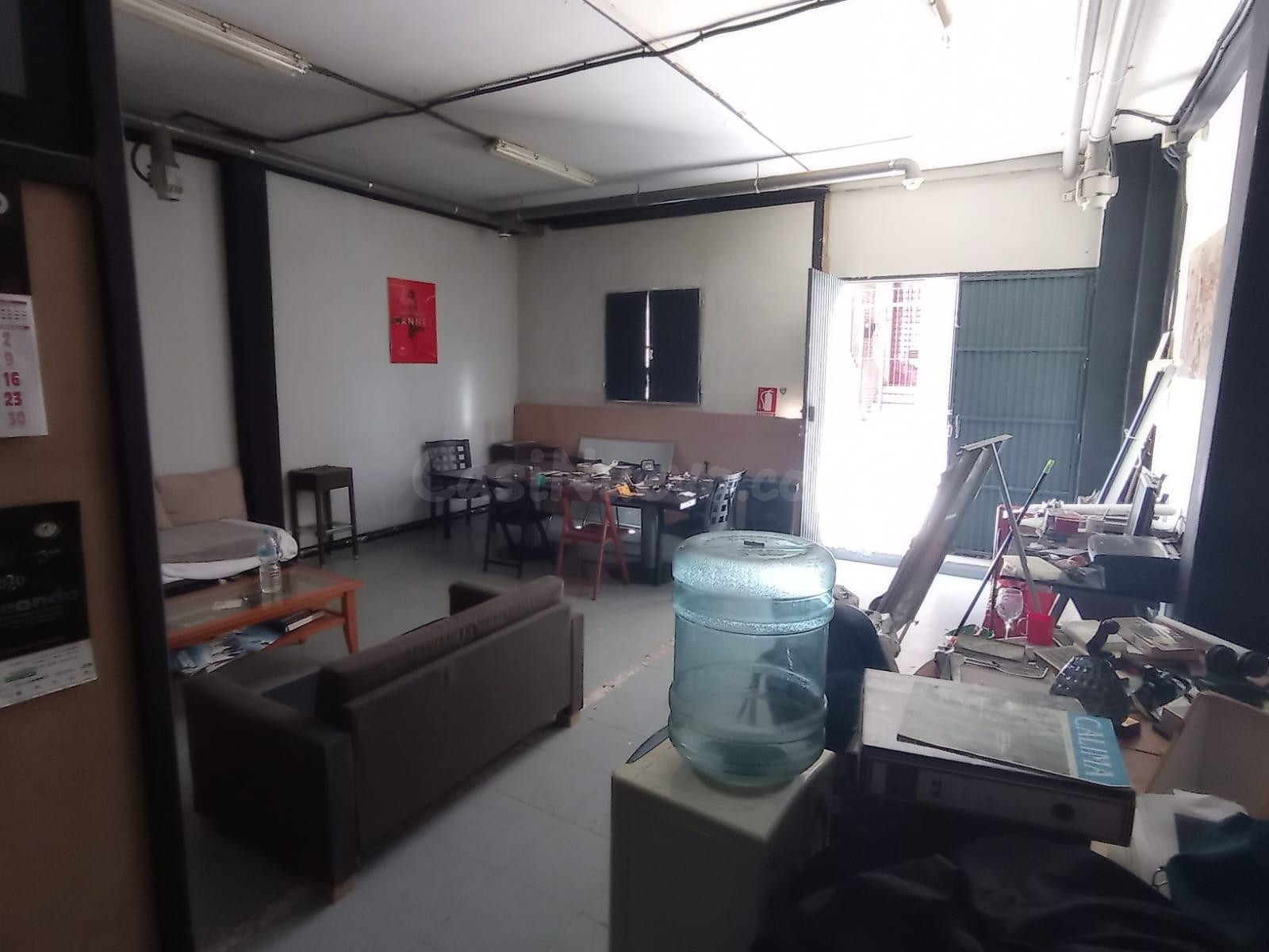 Gran local junto en Plaza Marrón (En remodelación) - foto 3