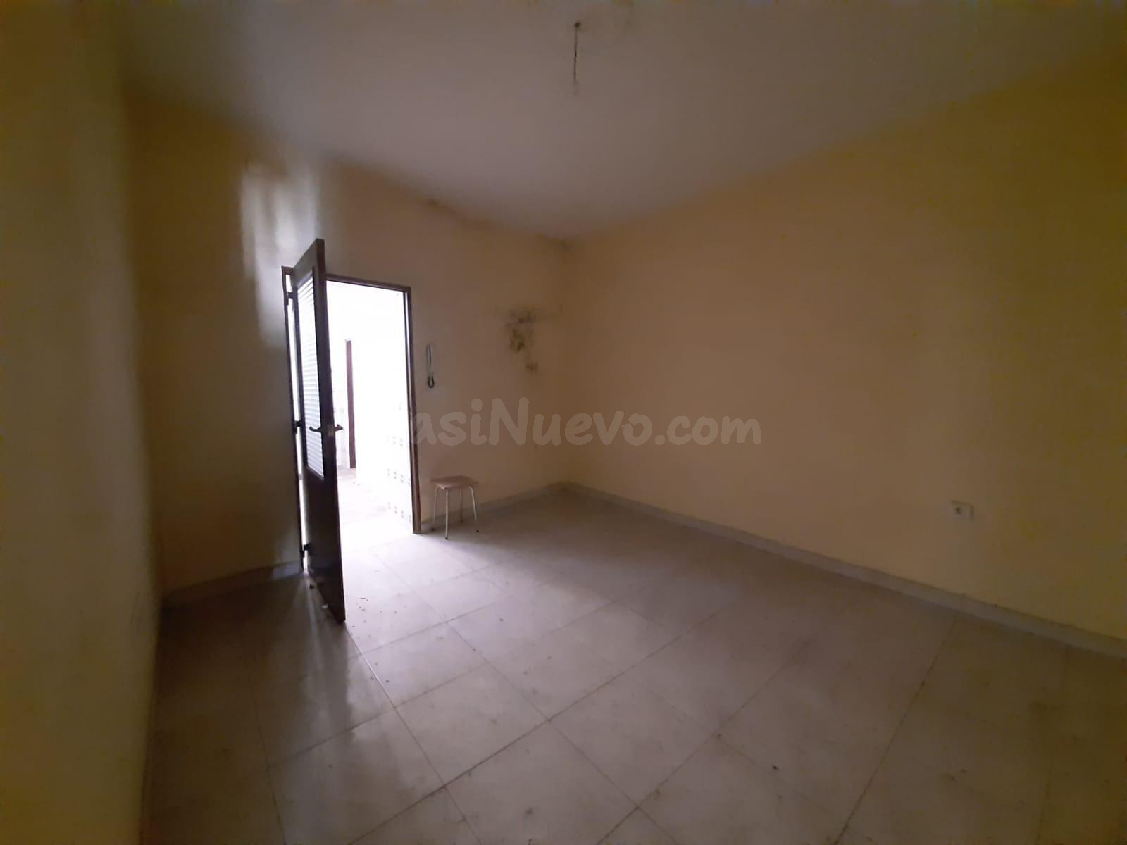Gran casa de pueblo con terraza en Valdefuentes - foto 3
