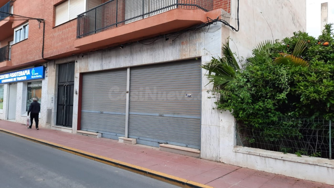 OPORTUNIDAD, SE VENDE LOCAL COMERCIAL  EN EL CENTRO DE TORRE - foto 2