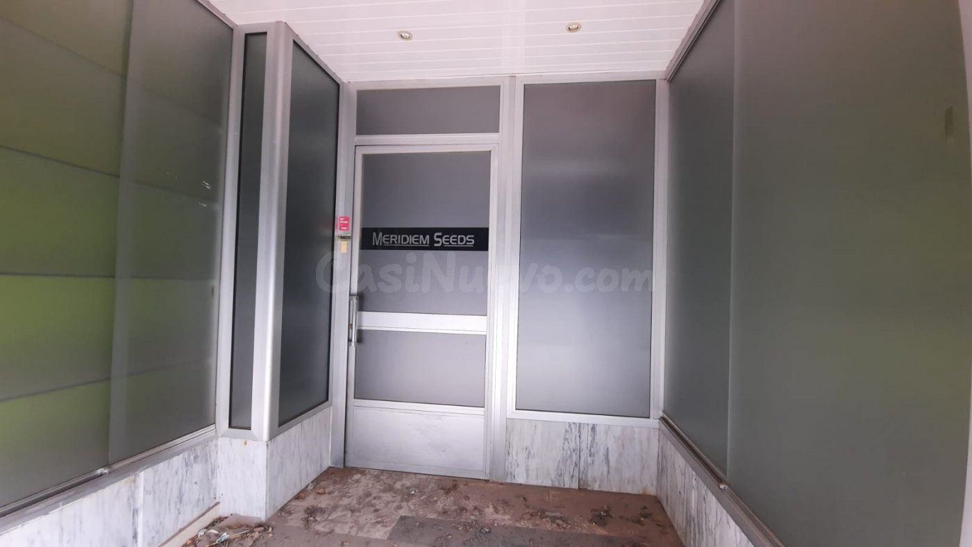 OPORTUNIDAD, SE VENDE LOCAL COMERCIAL  EN EL CENTRO DE TORRE - foto 4