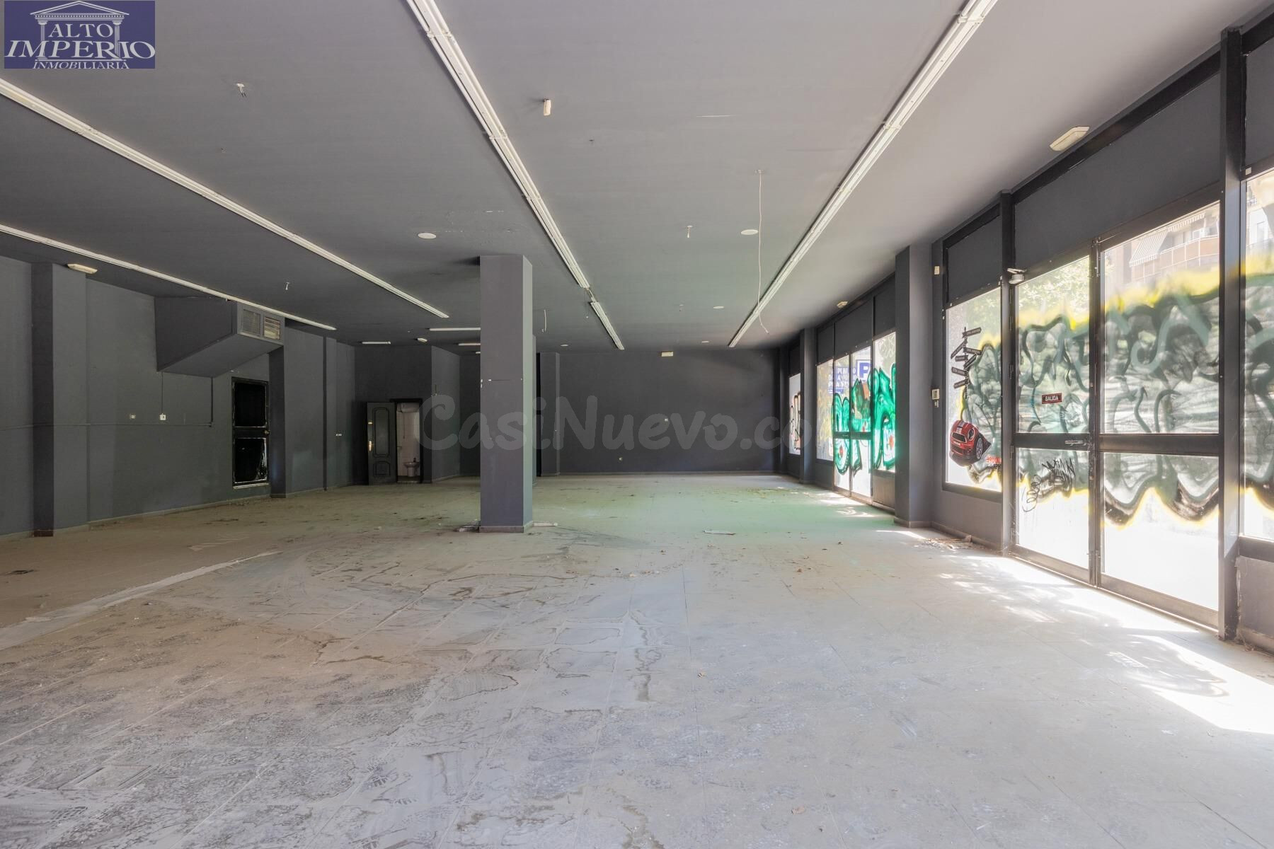 Amplio local comercial en Camino de Ronda