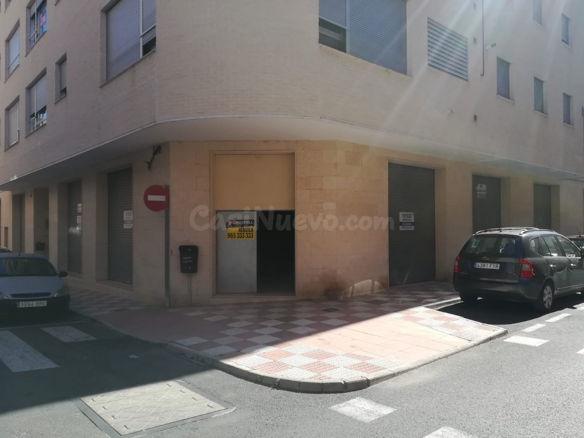 Se alquila local comercial 500 m2