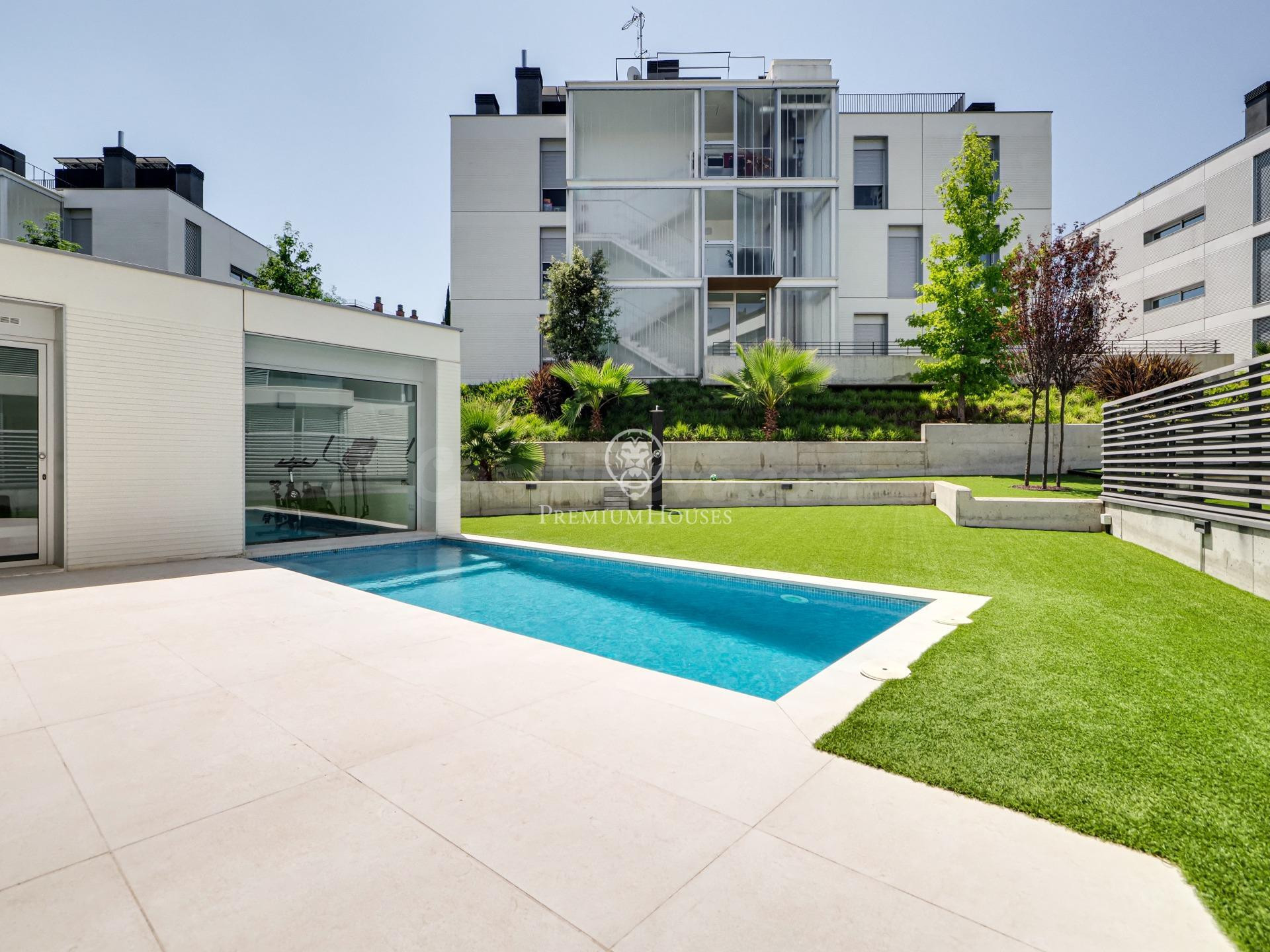Ático exclusivo con terraza y piscina en el Golf de Sant Cug - foto 3