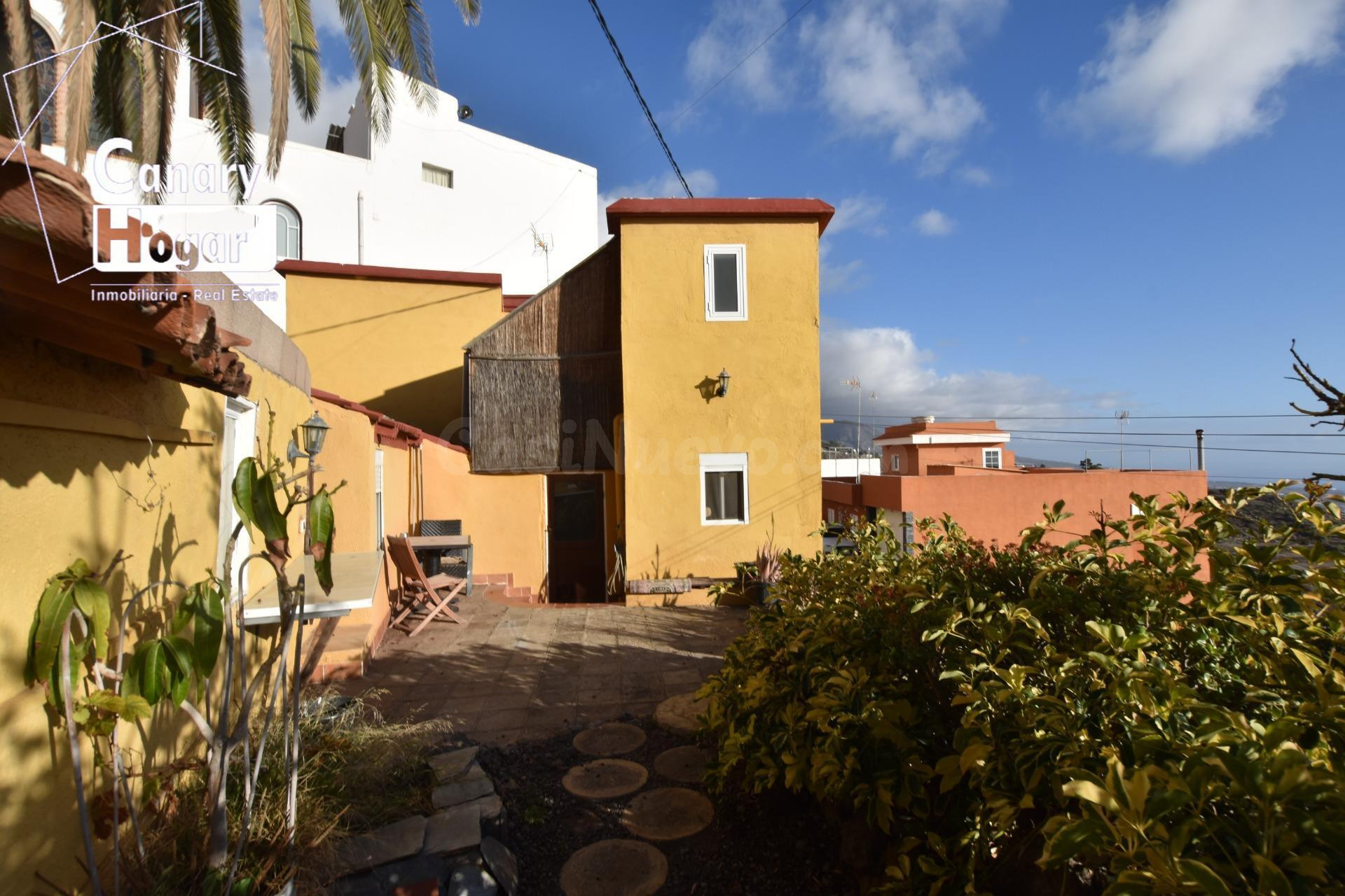 Casa con terreno en venta en Chio Guia de Isora