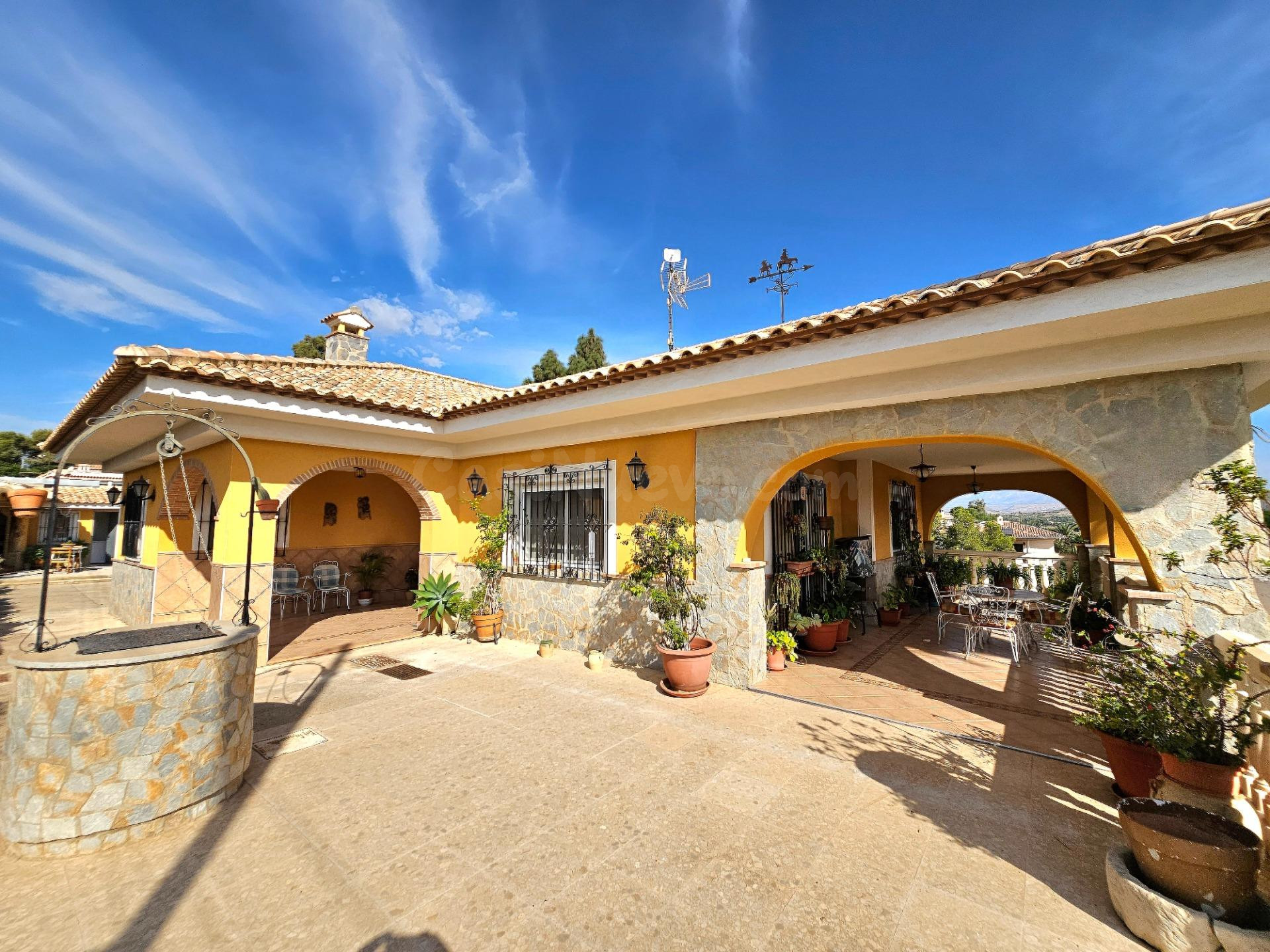 IMPRESIONANTE CHALET EN REBOLLEDO!! A 6 min de Alicante ciud - foto 3