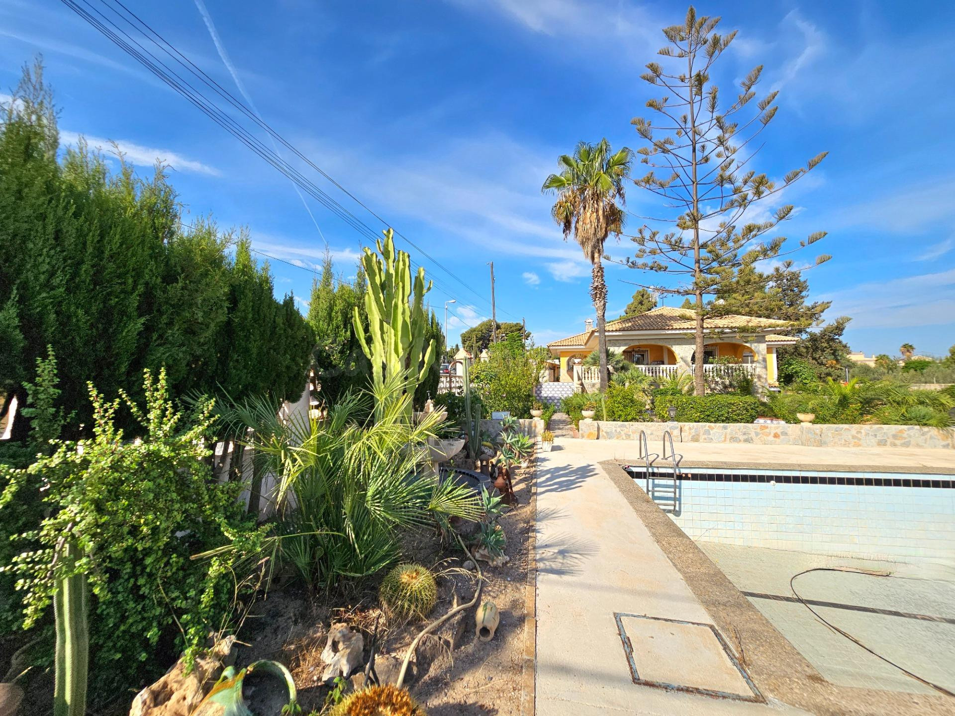 IMPRESIONANTE CHALET EN REBOLLEDO!! A 6 min de Alicante ciud - foto 4