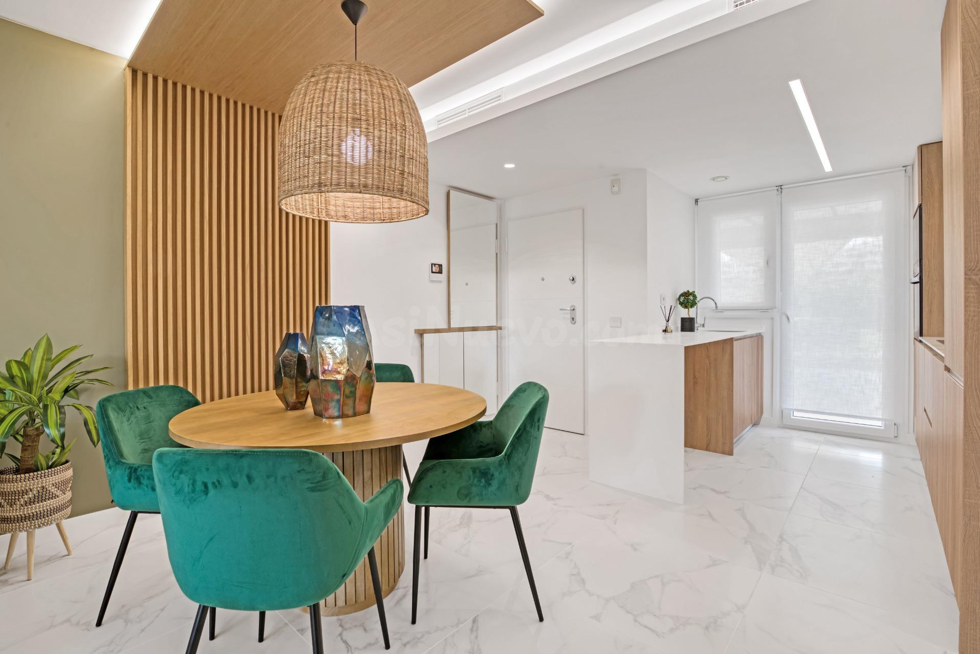 APARTAMENTO DE 2 DORMITORIOS Y 2 BAÑOS CON VISTAS AL MAR Y ESPECTACULARES ZONAS COMUNES!