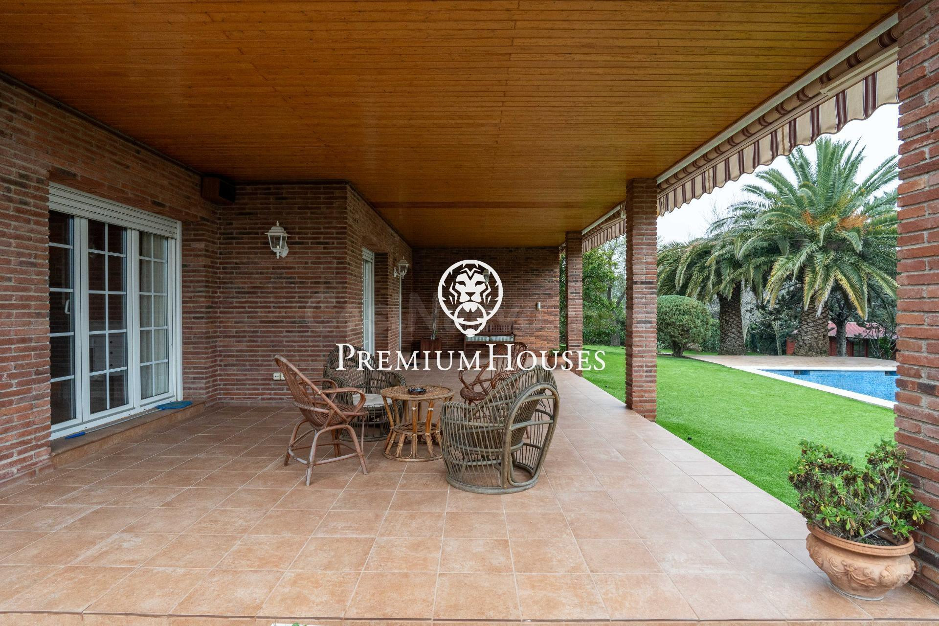 Casa con piscina y jardín en Valls - foto 2
