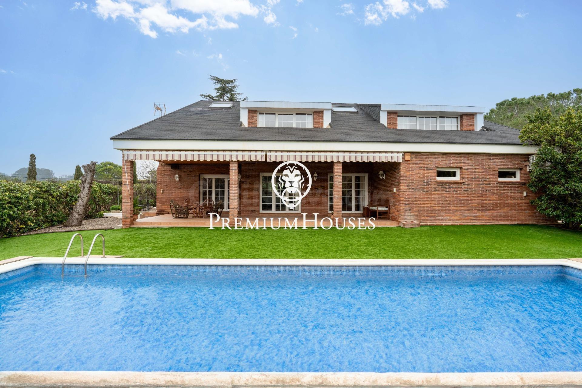 Casa con piscina y jardín en Valls - foto 4