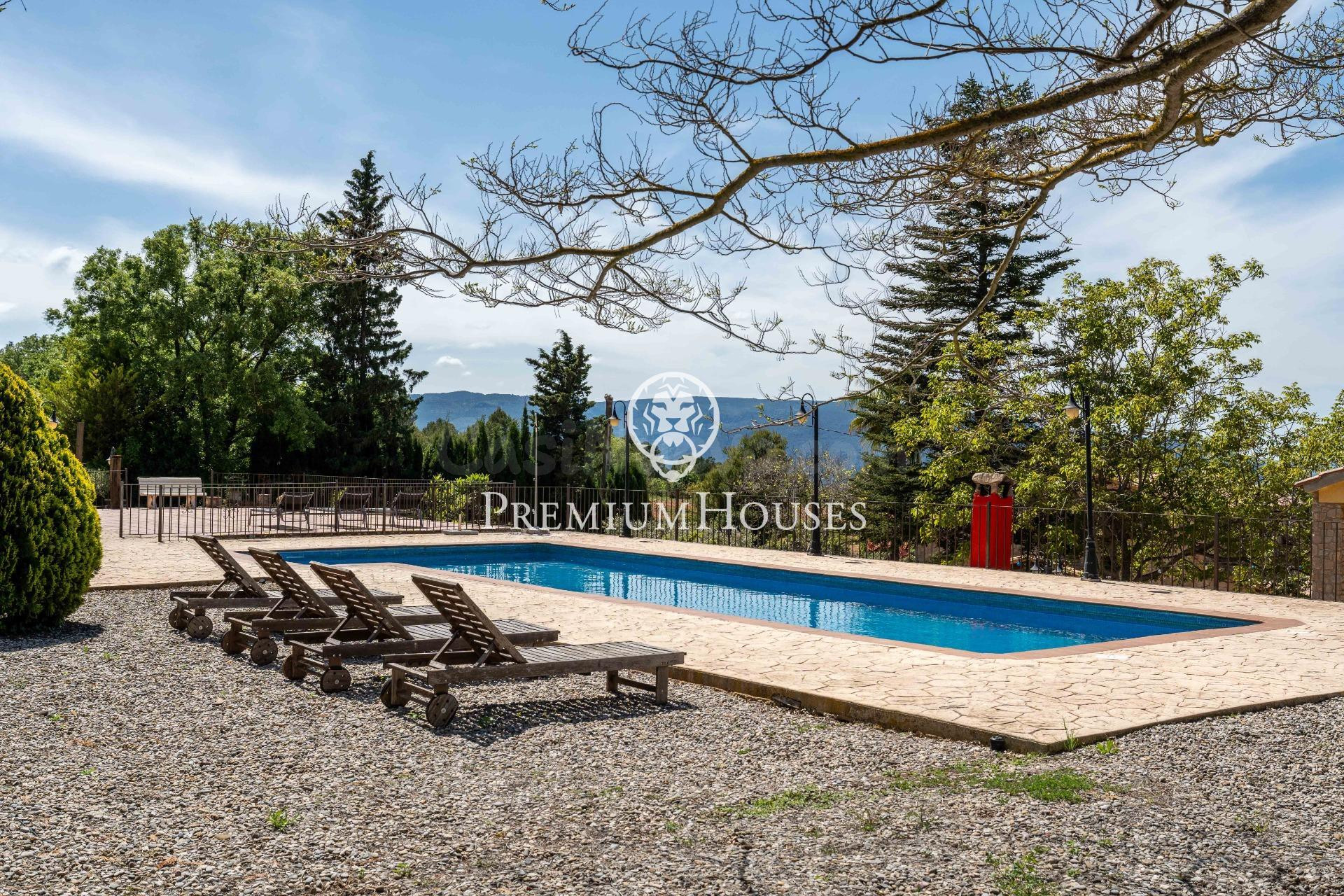 Casa con jardín y piscina en Prenafeta - foto 2