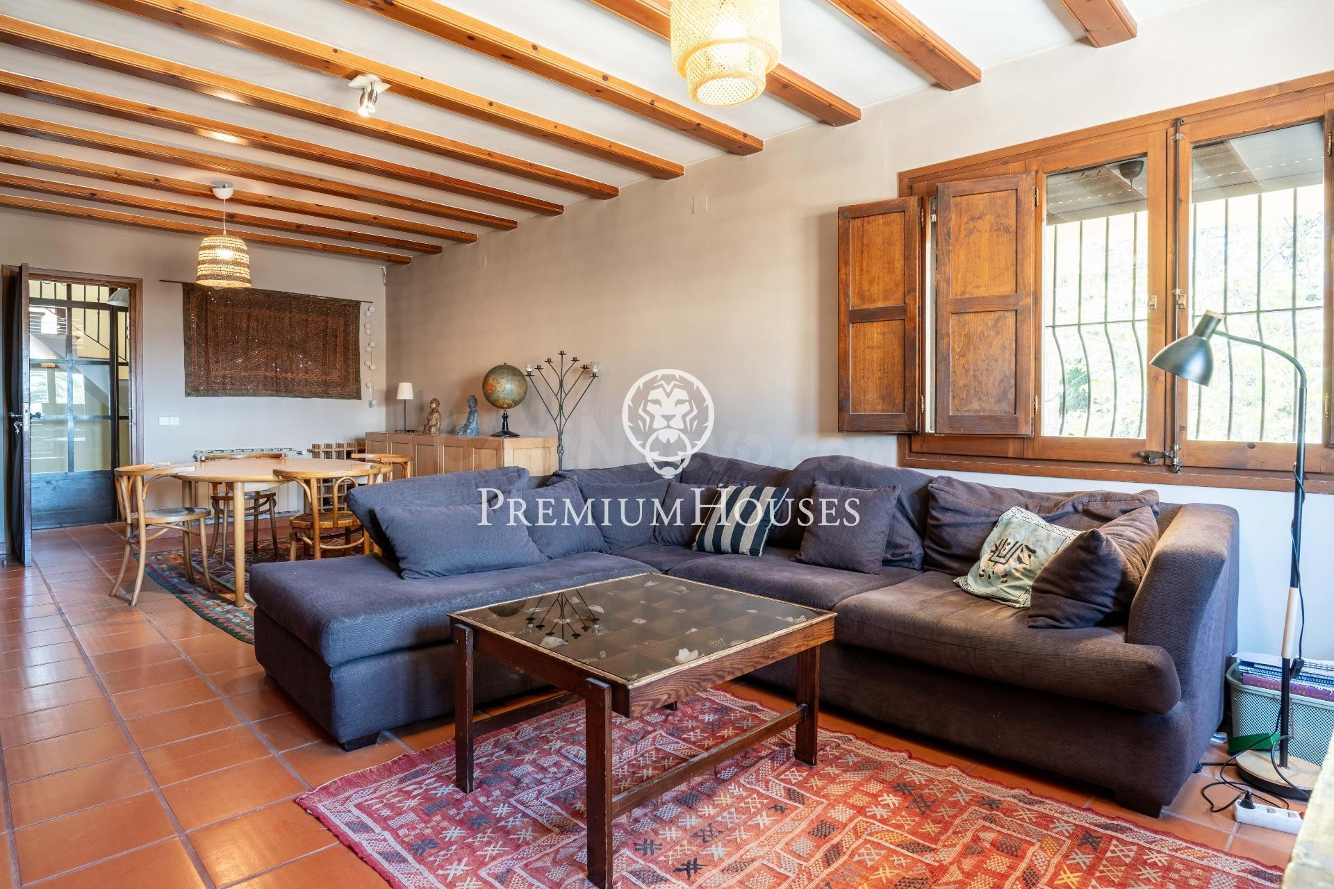 Casa con jardín y piscina en Prenafeta - foto 5