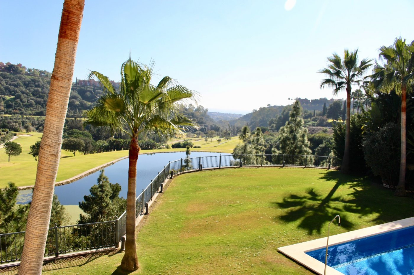 Impresive Luxury Frontline Golf Villa in Los Arqueros