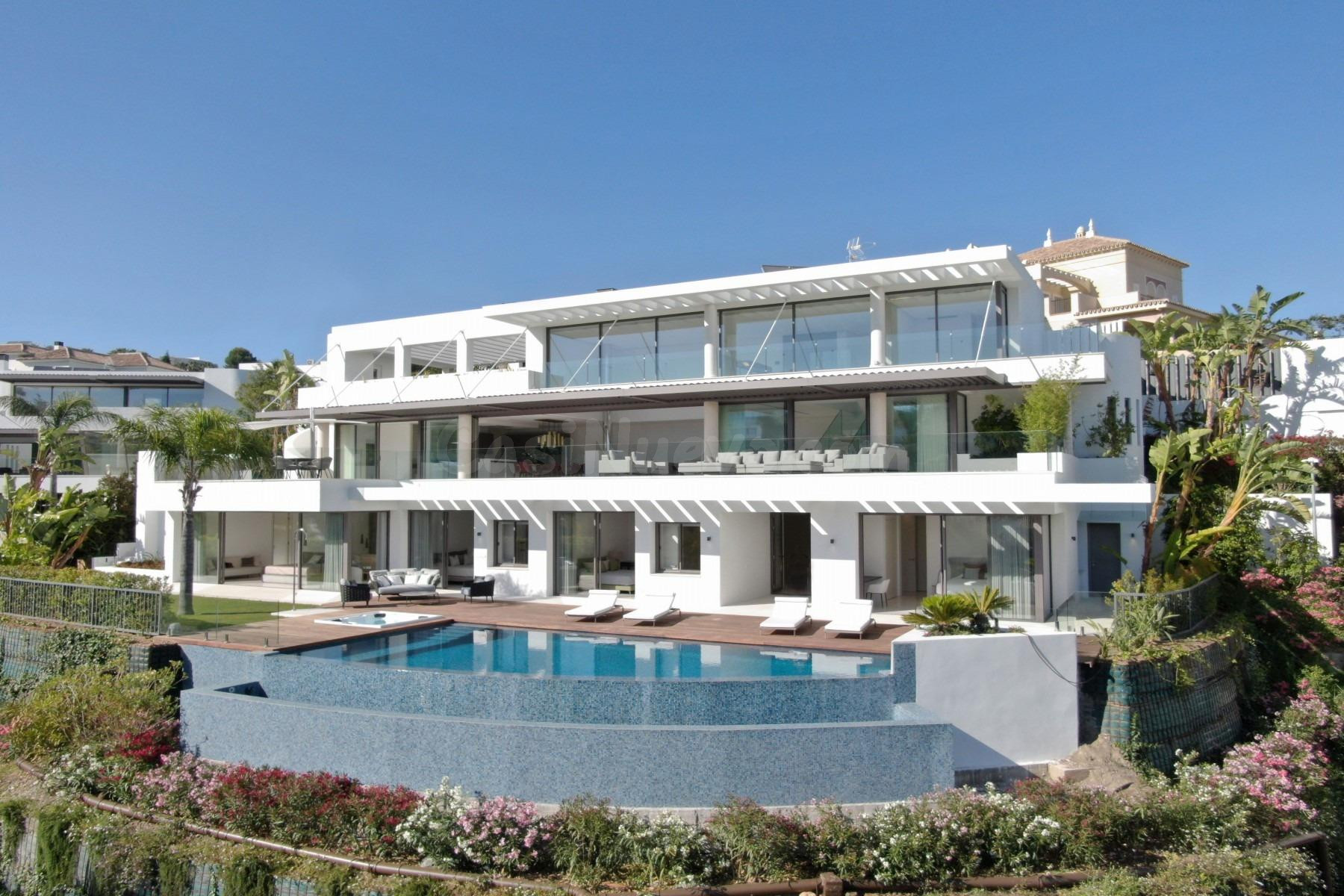 MODERNA VILLA A ESTRENAR LA QUINTA - BENAHAVIS