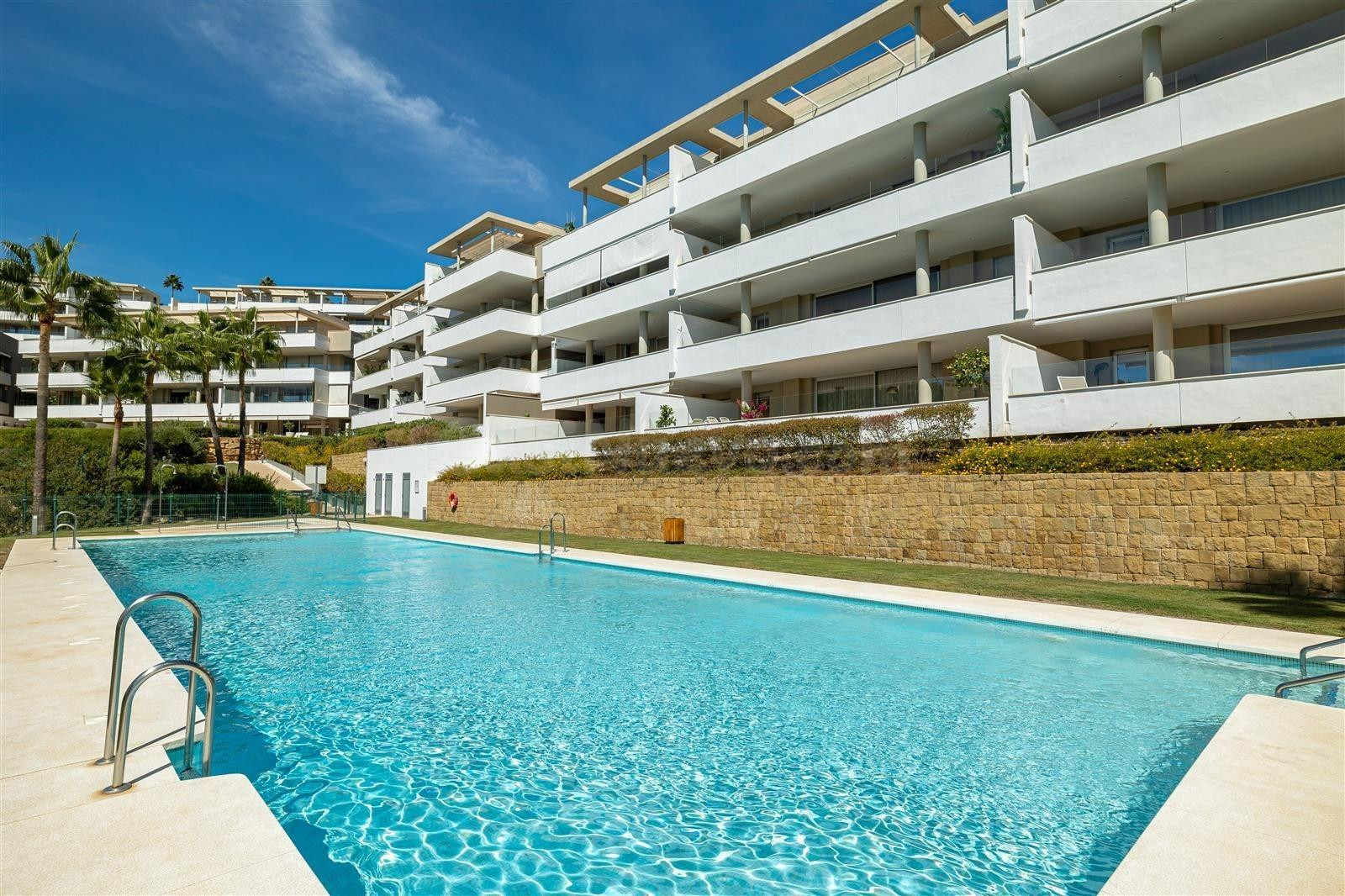 Impresionante apartamento contemporáneo - BENAHAVIS