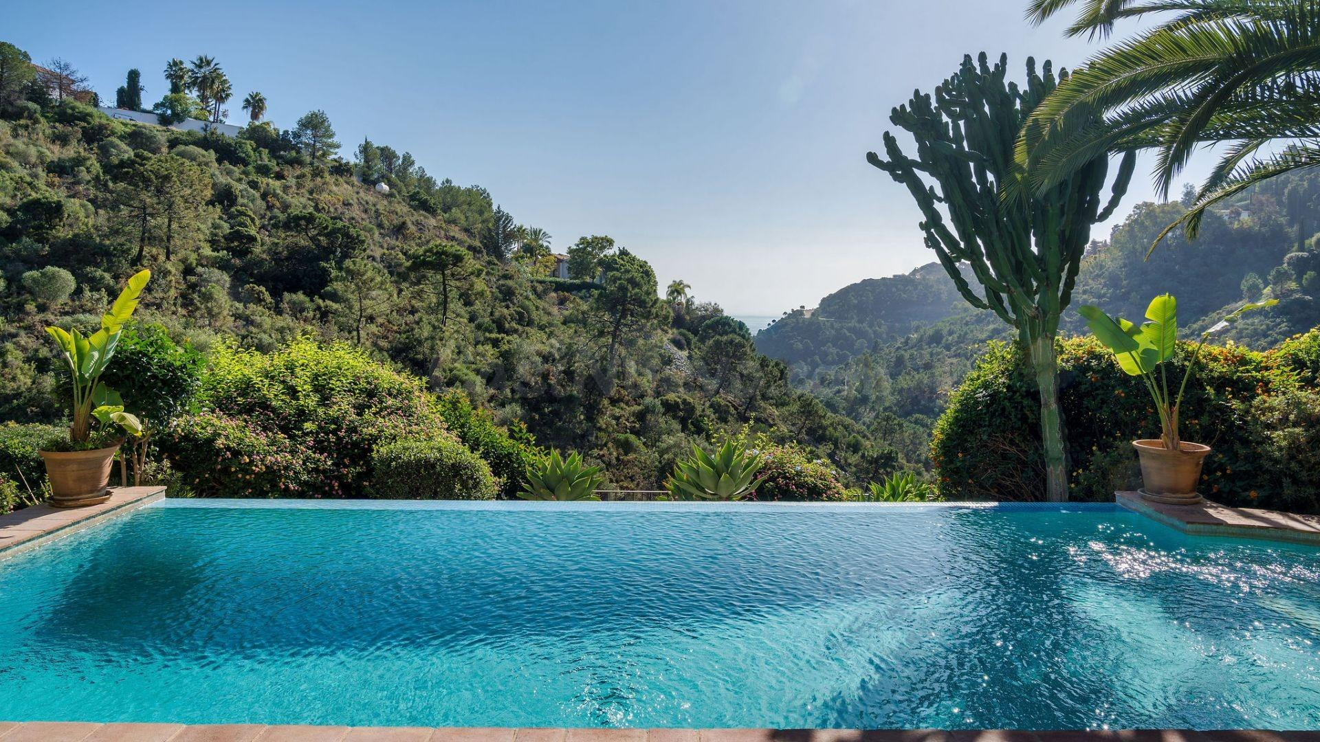 VILLA DE LUJO CON ESTILO ANDALUZ EN BENAHAVIS