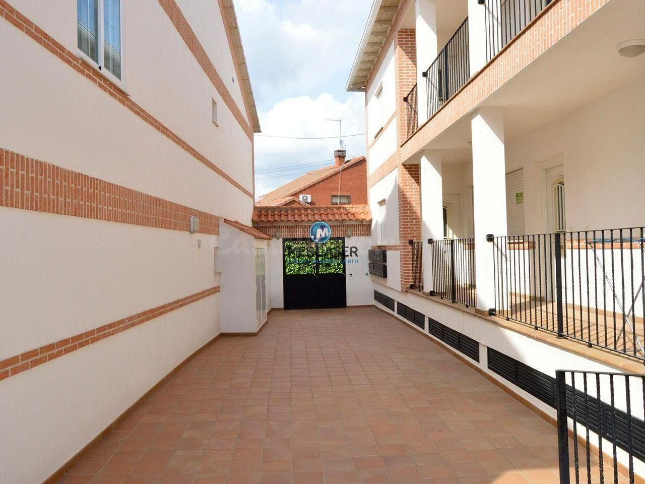 Garaje coche en venta en calle Almendro, 15, Santorcaz, Madr - foto 2