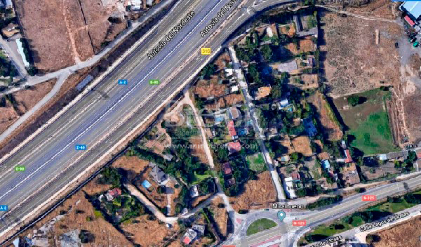 Solar edificable de 1.075 m2 en Miralbueno, junto a Carreter