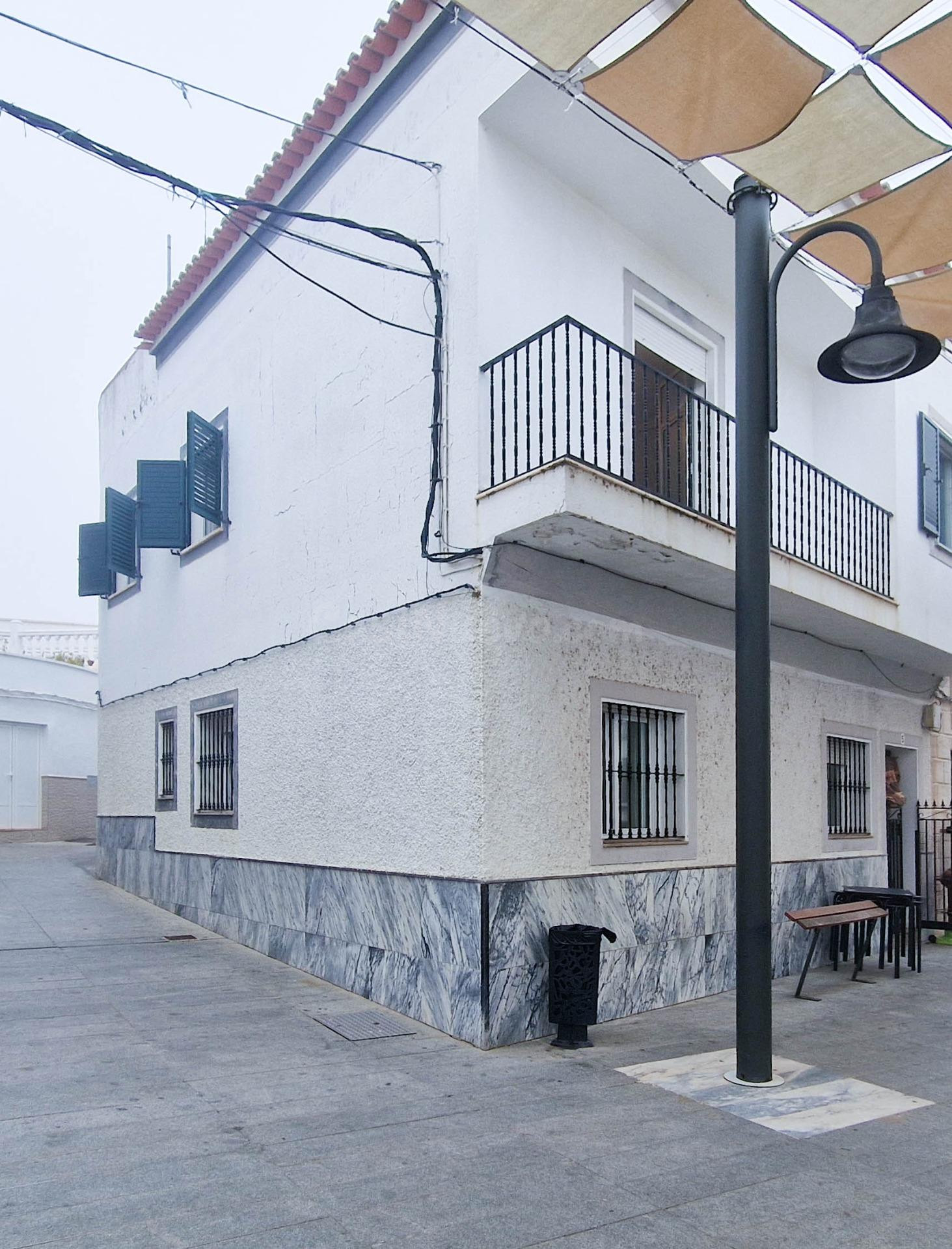 CASA EN CHELES CON 6 habitaciones, TERRAZA Y BUHARDILLA. - foto 3